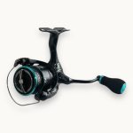 چرخ ماهیگیری DAIWA مدل EMERALDAS کد ELT2000S-XH سایز ۲۰۰۰
