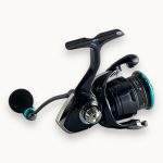 چرخ ماهیگیری DAIWA مدل EMERALDAS کد ELT2500S-H سایز ۲۵۰۰