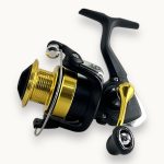 چرخ ماهیگیری دایوا مدل Daiwa RS 2500 با اسپول طلایی برای اسپینینگ
